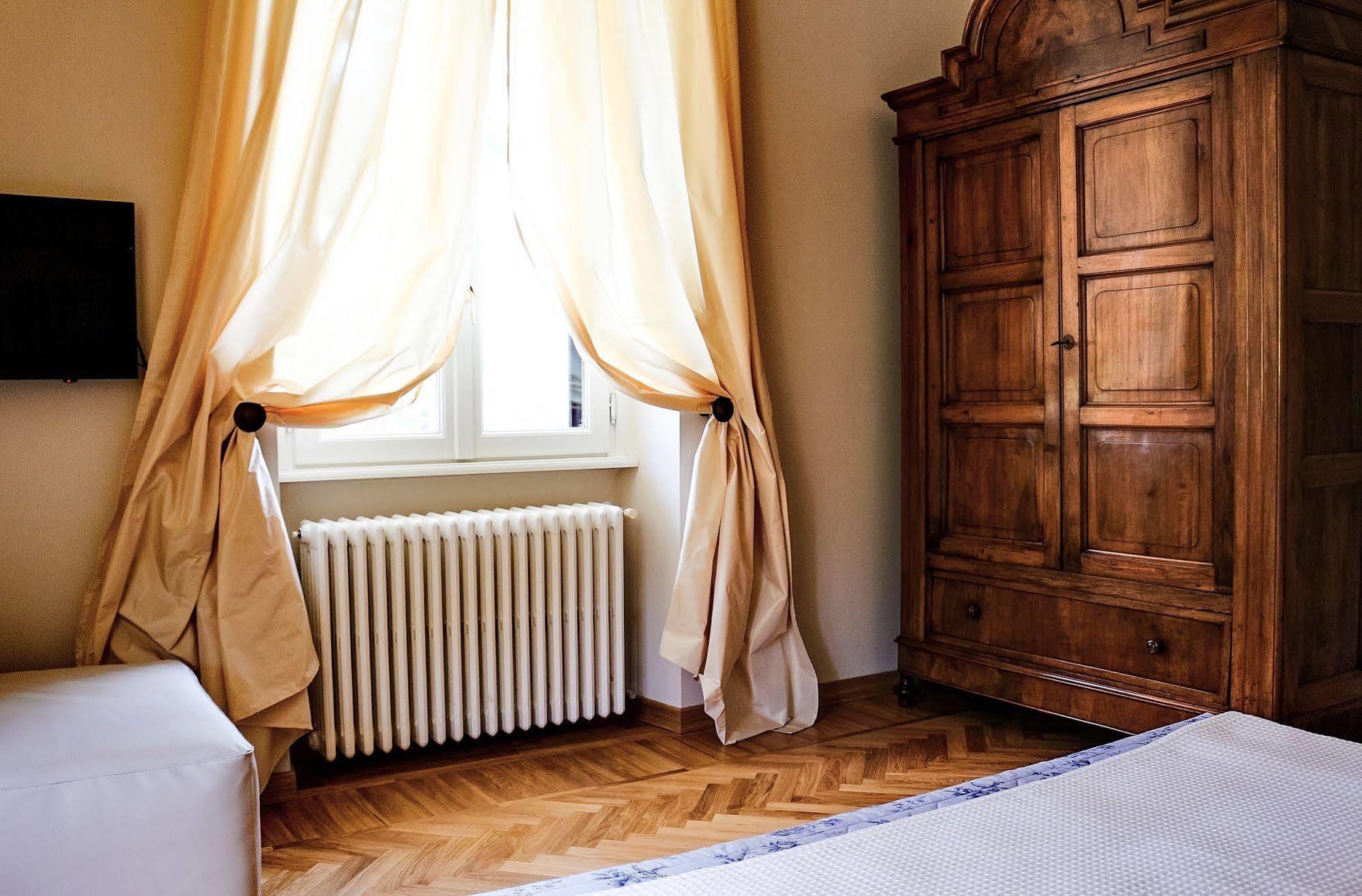 Villa Chiara B&B Biandronno 外观 照片