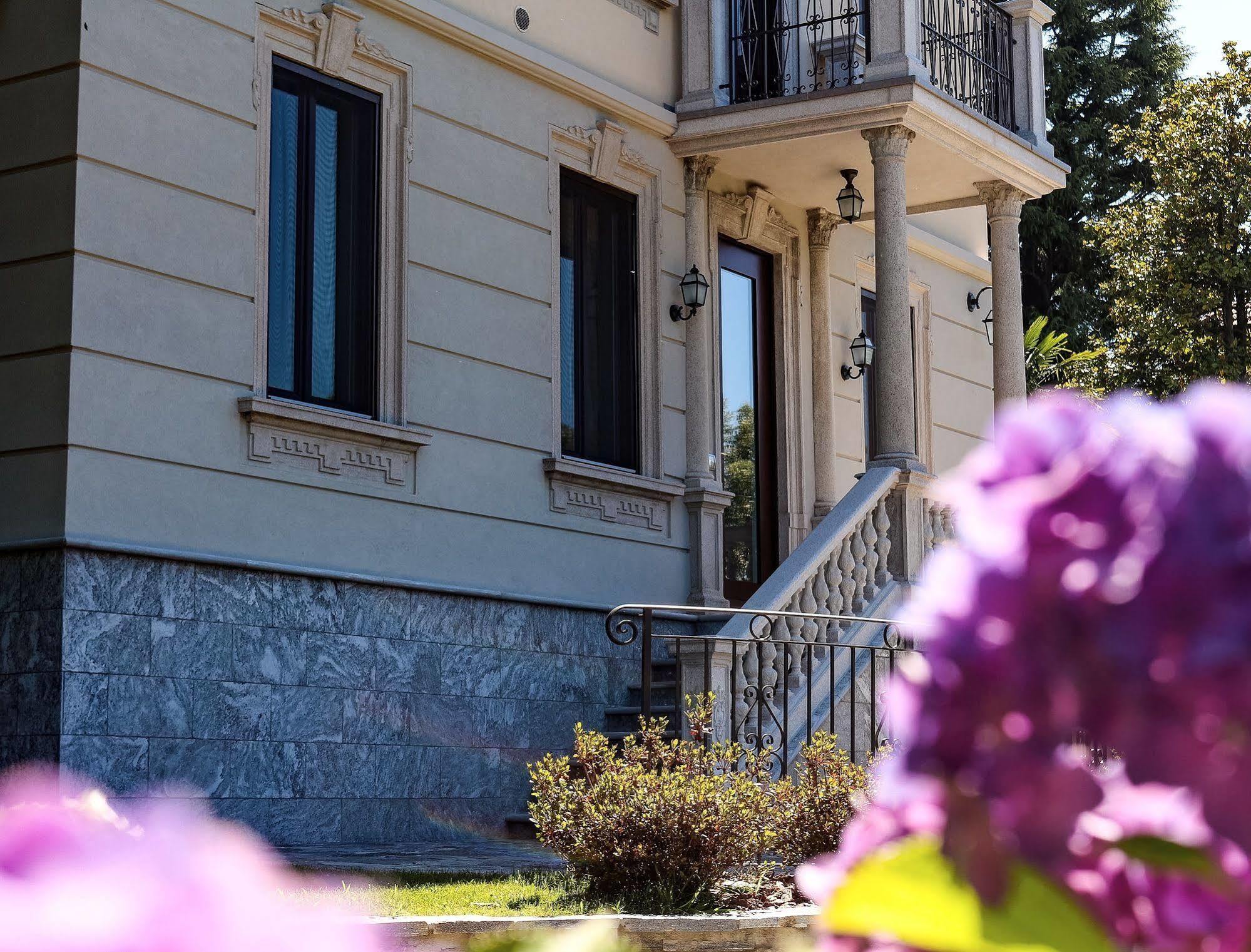 Villa Chiara B&B Biandronno 外观 照片